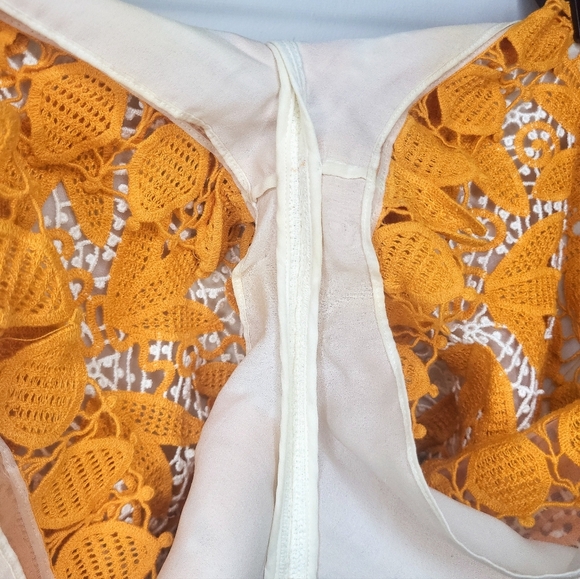 Tory Burch Yellow Crochet Lace Women Shorts Size 4 - Picture 6 of 9